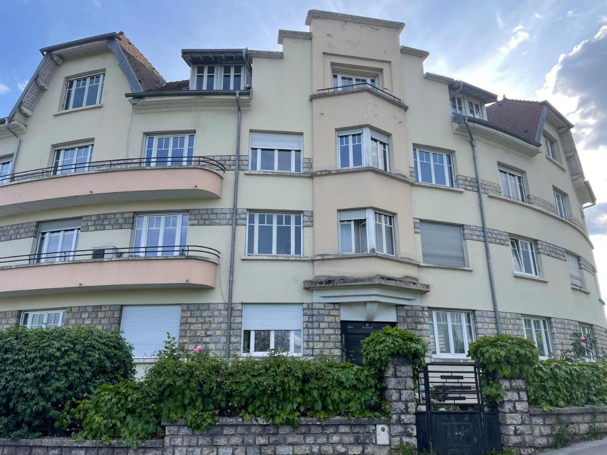 Situe A 5 Minutes De La Gare Apartment